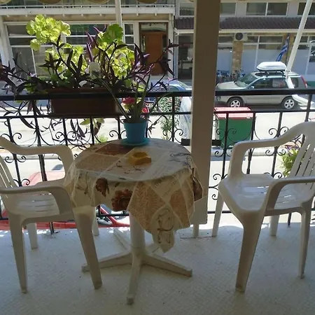 Diogenis 80m2 Near Town Center Apartment